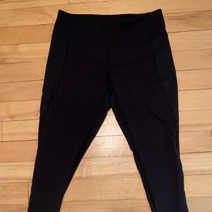 Lululemon crops sheer panels size 4